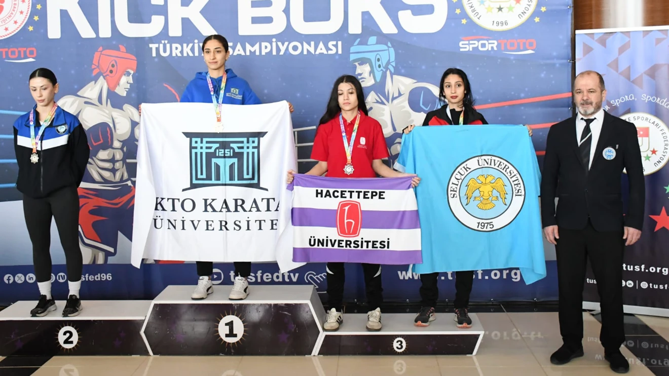 Selçuk Üniversitesi sporcularından kick boksta 5 madalya